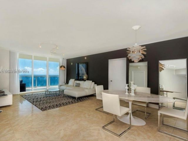 Apartment for rent  Unit #3902 - photo 5993397