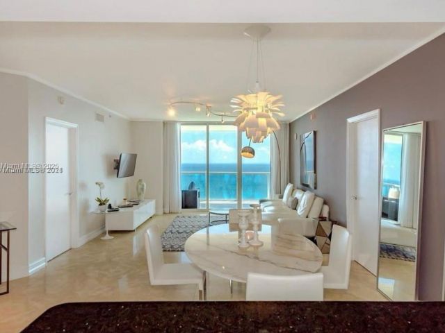 Apartment for rent  Unit #3902 - photo 5993400