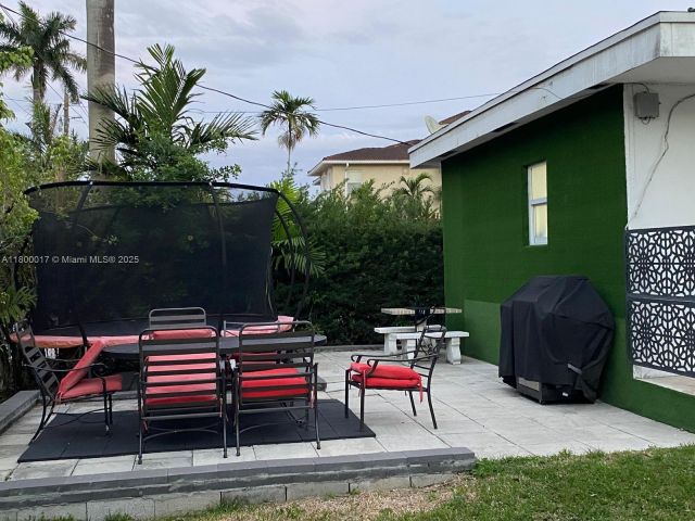 Home for sale at 1103 Washington St - photo 5990441