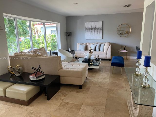 Home for sale at 1103 Washington St - photo 5990447