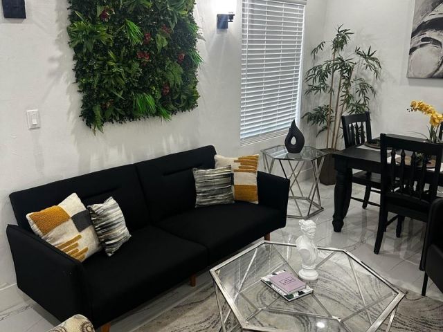 Home for rent at 55 NW 47th St - photo 5996874