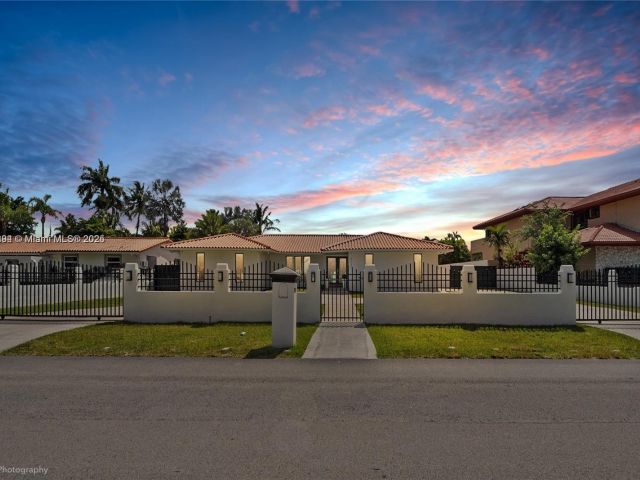 Home for sale at 2721 SW 130th Ave - photo 5993260