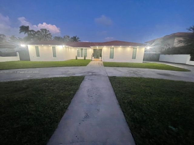 Home for sale at 2721 SW 130th Ave - photo 5993261