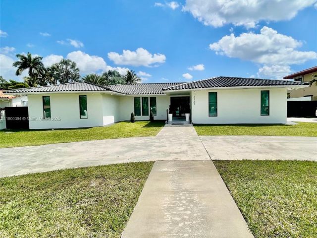 Home for sale at 2721 SW 130th Ave - photo 5993268