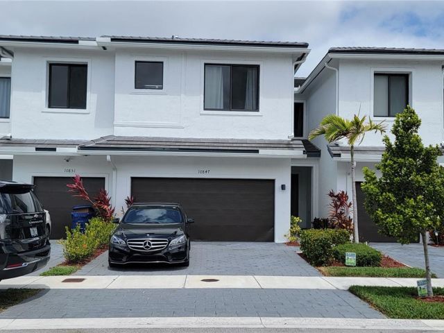 Home for sale at 10847 SW 232nd Ter - photo 5993714