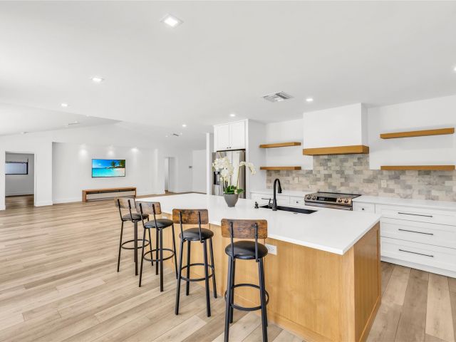 Home for sale at 832 Appleby St - photo 6017983