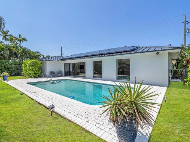 Home for sale at 832 Appleby St - photo 6017984