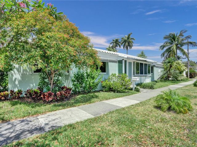 Home for sale at 326 S 14th Ave - photo 6038672