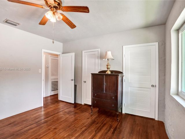 Home for sale at 326 S 14th Ave - photo 6038682