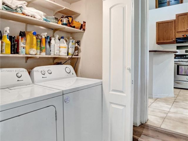 Home for sale at 326 S 14th Ave - photo 6038687