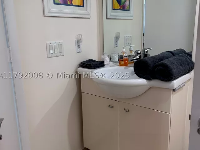 2-bedroom condo for rent in Hallandale Beach - 1830 S Ocean Dr 4106 - MondialRealty