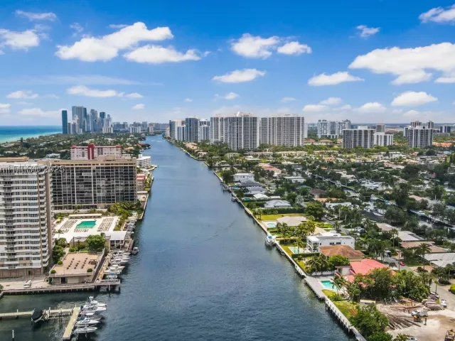 2-bedroom condo for rent in Hallandale Beach - 1830 S Ocean Dr 4106 - MondialRealty