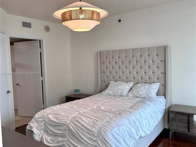 Apartment for rent  Unit #4106 - photo 5994223