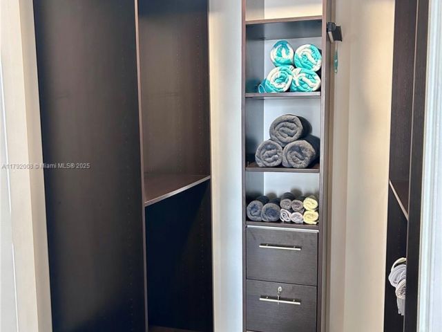 Apartment for rent  Unit #4106 - photo 5994225