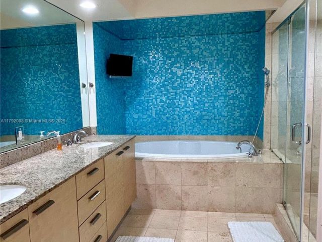 Apartment for rent  Unit #4106 - photo 5994230