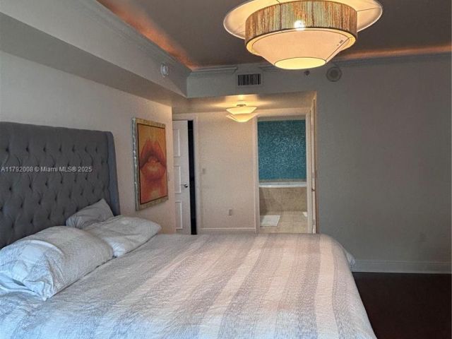 Apartment for rent  Unit #4106 - photo 5994234