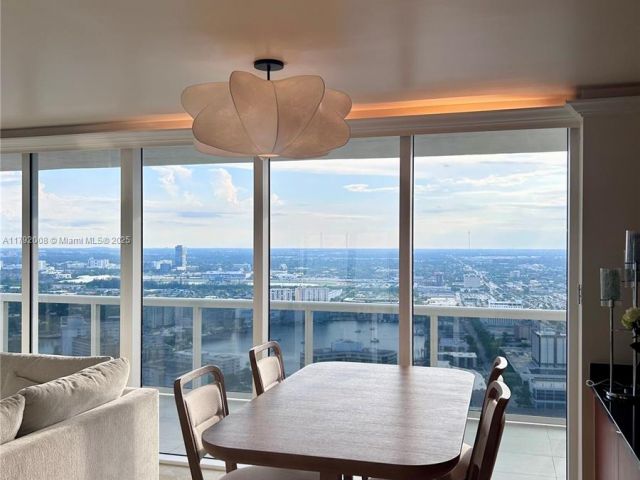 Apartment for rent  Unit #4106 - photo 5994240