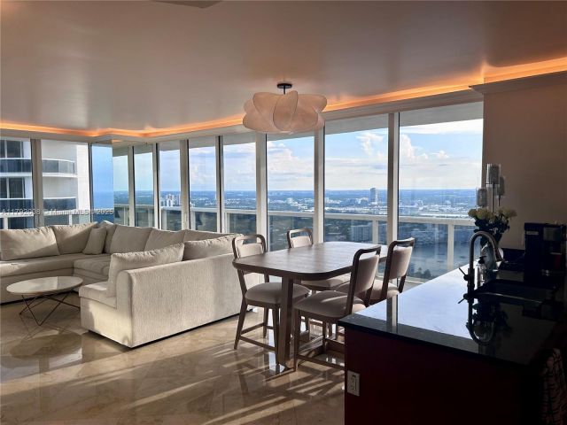 Apartment for rent  Unit #4106 - photo 5994241