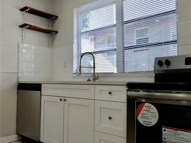 Home for sale at 1436 SW 3rd St - photo 6000983