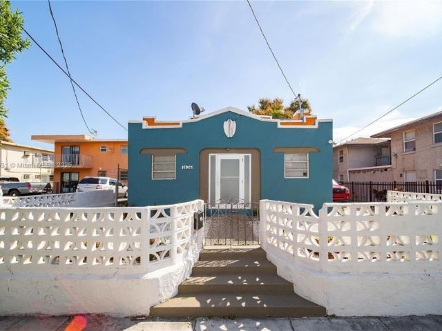 Home for sale at 1436 SW 3rd St - photo 6000991