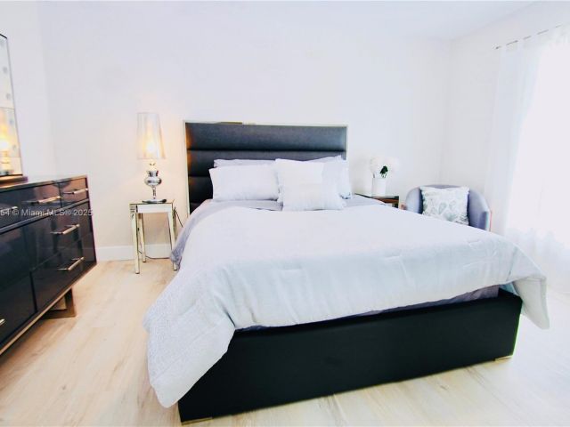 Home for rent at 244 NW 6th Ave 244 - photo 5998119