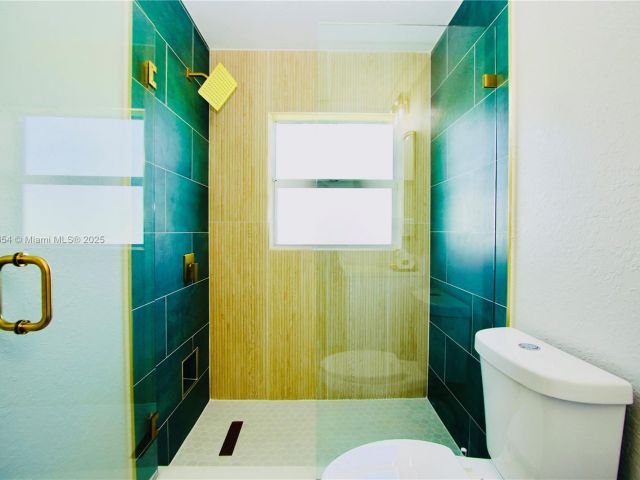 Home for rent at 244 NW 6th Ave 244 - photo 5998120