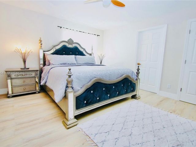 Home for rent at 244 NW 6th Ave 244 - photo 5998123