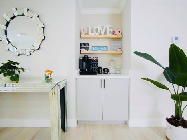 Home for rent at 244 NW 6th Ave 244 - photo 5998124