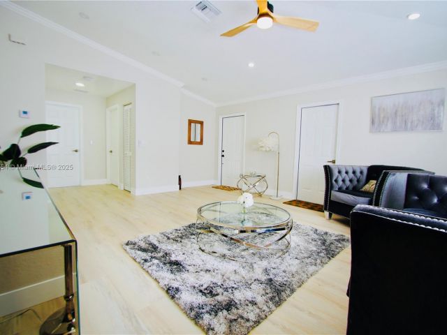 Home for rent at 244 NW 6th Ave 244 - photo 5998126