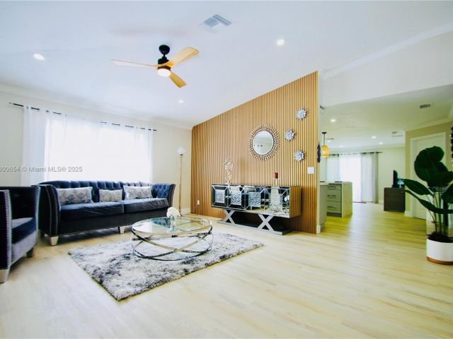 Home for rent at 244 NW 6th Ave 244 - photo 5998130