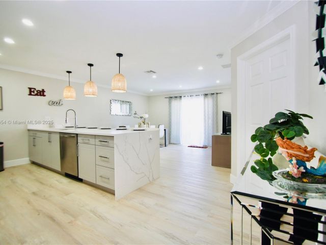 Home for rent at 244 NW 6th Ave 244 - photo 5998131