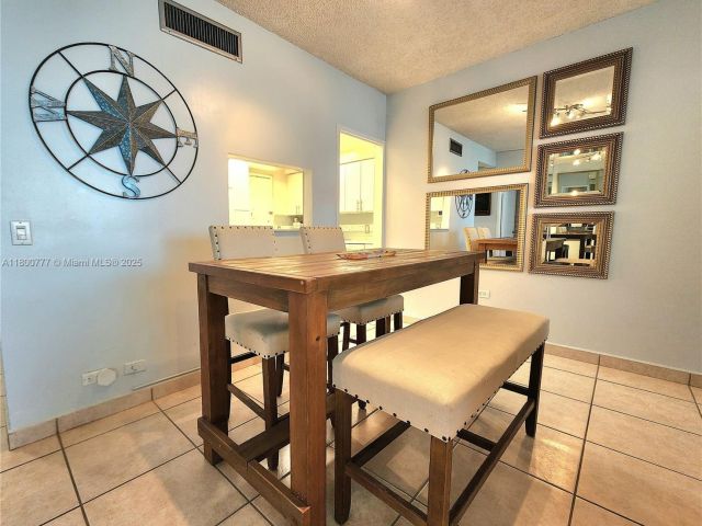 Apartment for rent  Unit #815 - photo 6066469