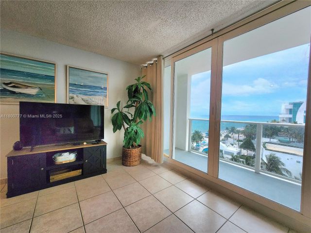 Apartment for rent  Unit #815 - photo 6066473