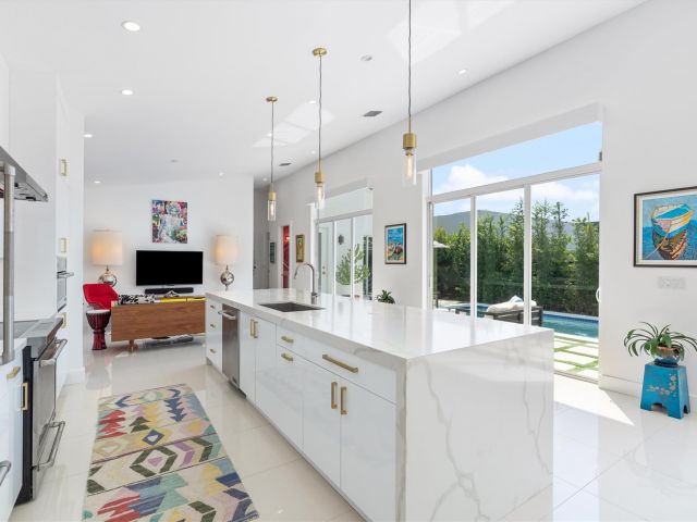 Home for sale at 619 NE 21st Ct - photo 6074604