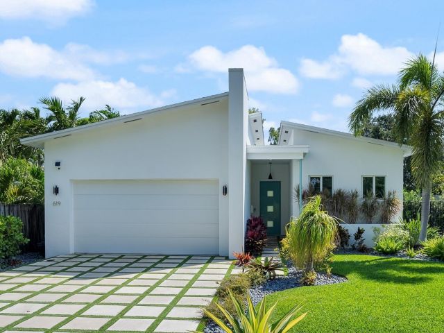 Home for sale at 619 NE 21st Ct - photo 6074607