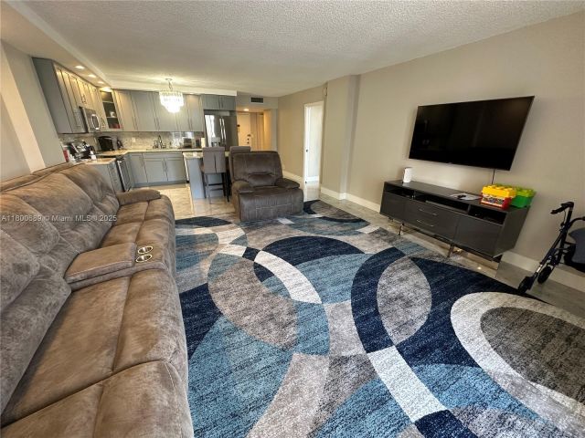Apartment for sale  Unit #17C - photo 6027477