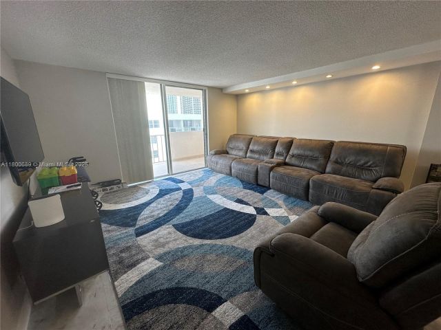 1-bedroom condo for sale in Hallandale Beach - 1865 S Ocean Dr 17C - MondialRealty