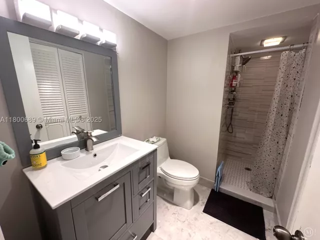 1-bedroom condo for sale in Hallandale Beach - 1865 S Ocean Dr 17C - MondialRealty