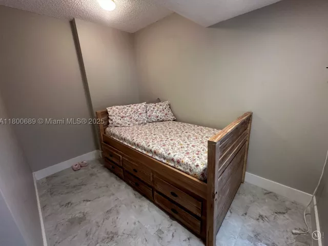 1-bedroom condo for sale in Hallandale Beach - 1865 S Ocean Dr 17C - MondialRealty