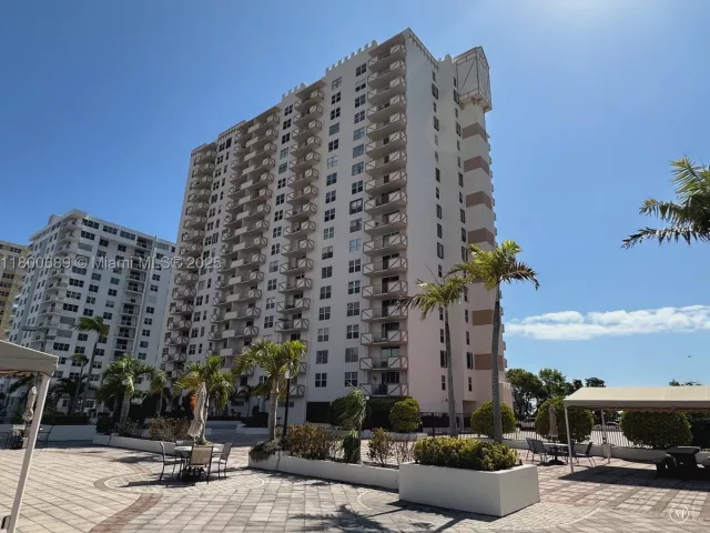 1-bedroom condo for sale in Hallandale Beach - 1865 S Ocean Dr 17C - MondialRealty