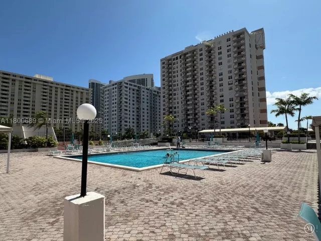 1-bedroom condo for sale in Hallandale Beach - 1865 S Ocean Dr 17C - MondialRealty