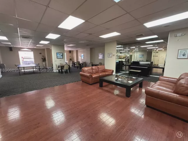 1-bedroom condo for sale in Hallandale Beach - 1865 S Ocean Dr 17C - MondialRealty
