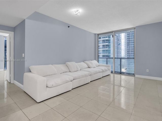 Apartment for sale  Unit #1811 - photo 6021167