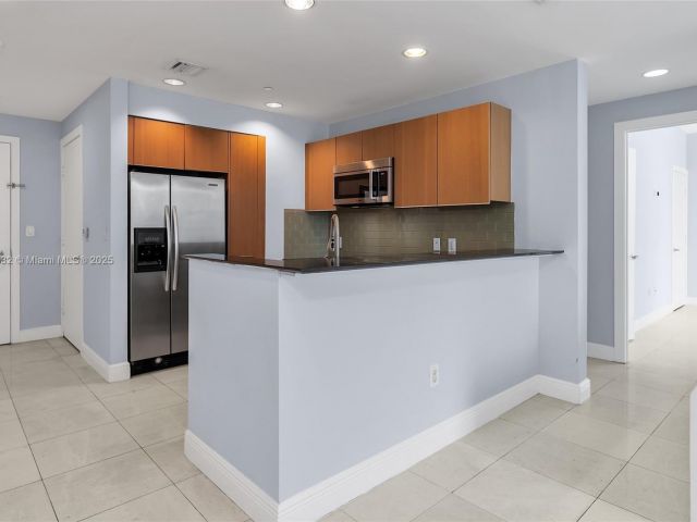 Apartment for sale  Unit #1811 - photo 6021168