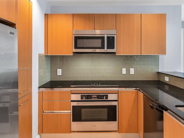 Apartment for sale  Unit #1811 - photo 6021175