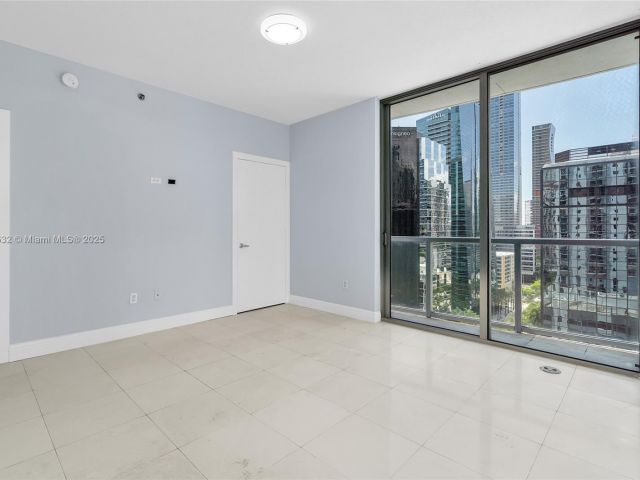 Apartment for sale  Unit #1811 - photo 6021179