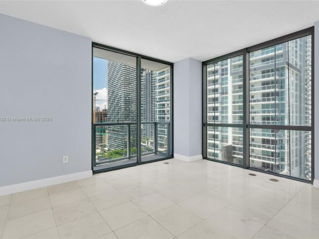 Apartment for sale  Unit #1811 - photo 6021182