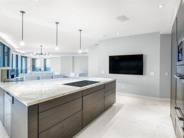 Apartment for sale  Unit #1505 - photo 6008188