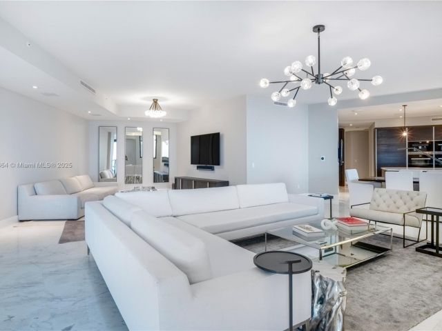 Apartment for sale  Unit #1505 - photo 6008192