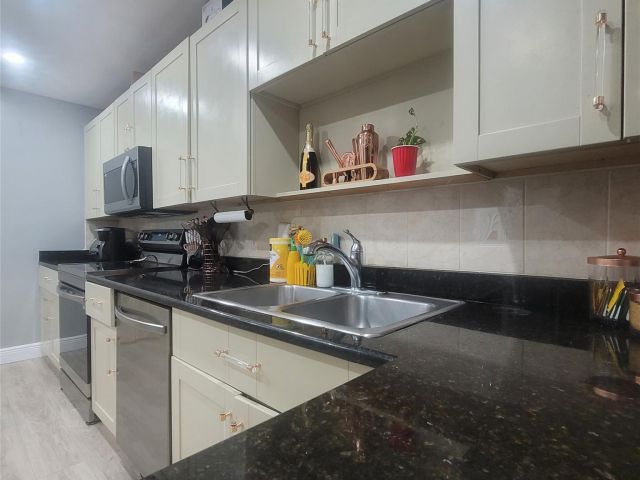 Home for rent at 9210 NW 14th St 9210 - photo 6016310